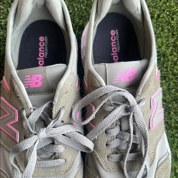 *like new* New Balance Fresh Foam X70 Women’s Shoes Size 9.5 - Picture 8 of 11